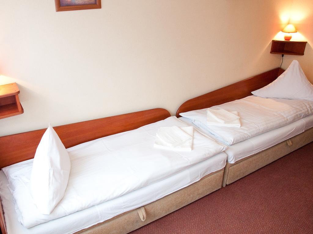 Hotel Zagiel Niewiesze Oda fotoğraf